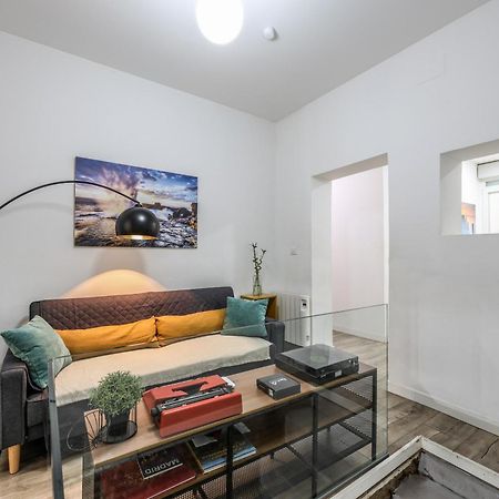 Unique Flat La Latina * Billiard & Darts Apartment Мадрид Екстериор снимка