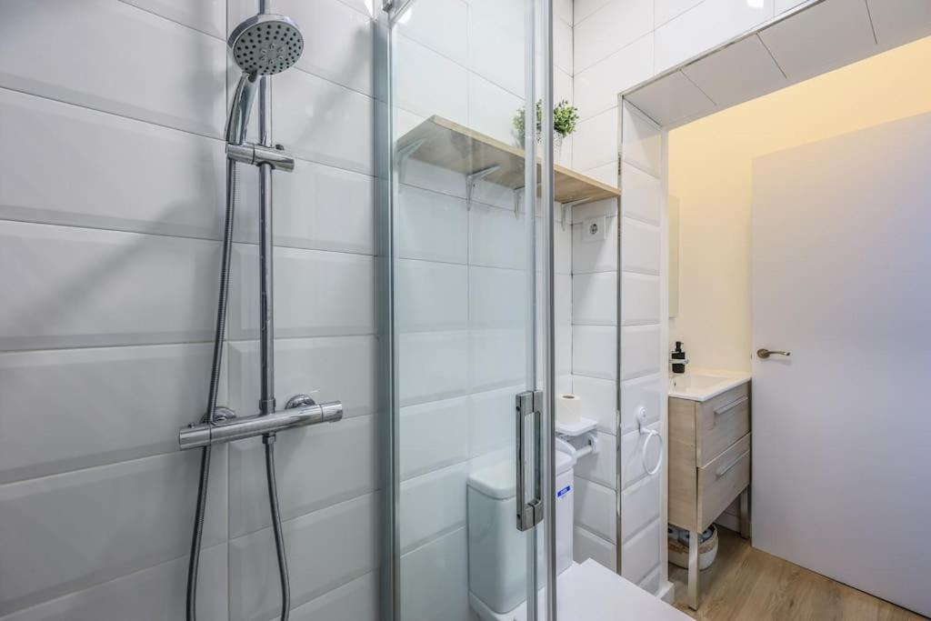 Unique Flat La Latina * Billiard & Darts Apartment Мадрид Екстериор снимка