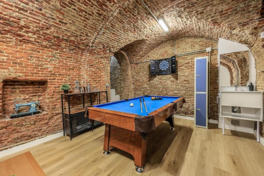 Unique Flat La Latina * Billiard & Darts Apartment Мадрид Екстериор снимка