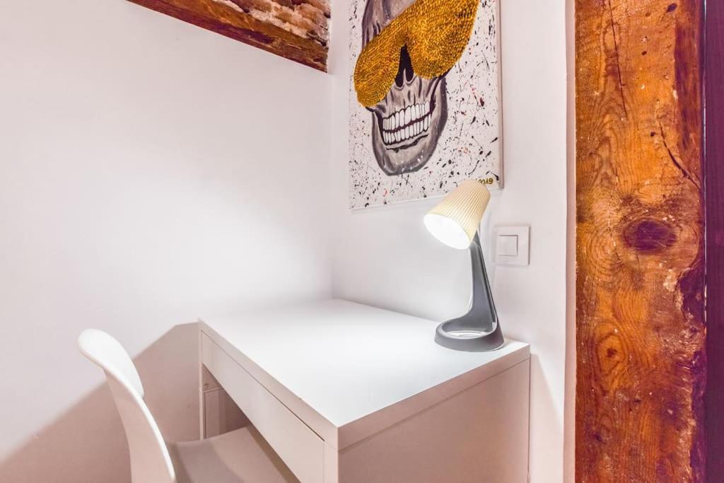 Unique Flat La Latina * Billiard & Darts Apartment Мадрид Екстериор снимка