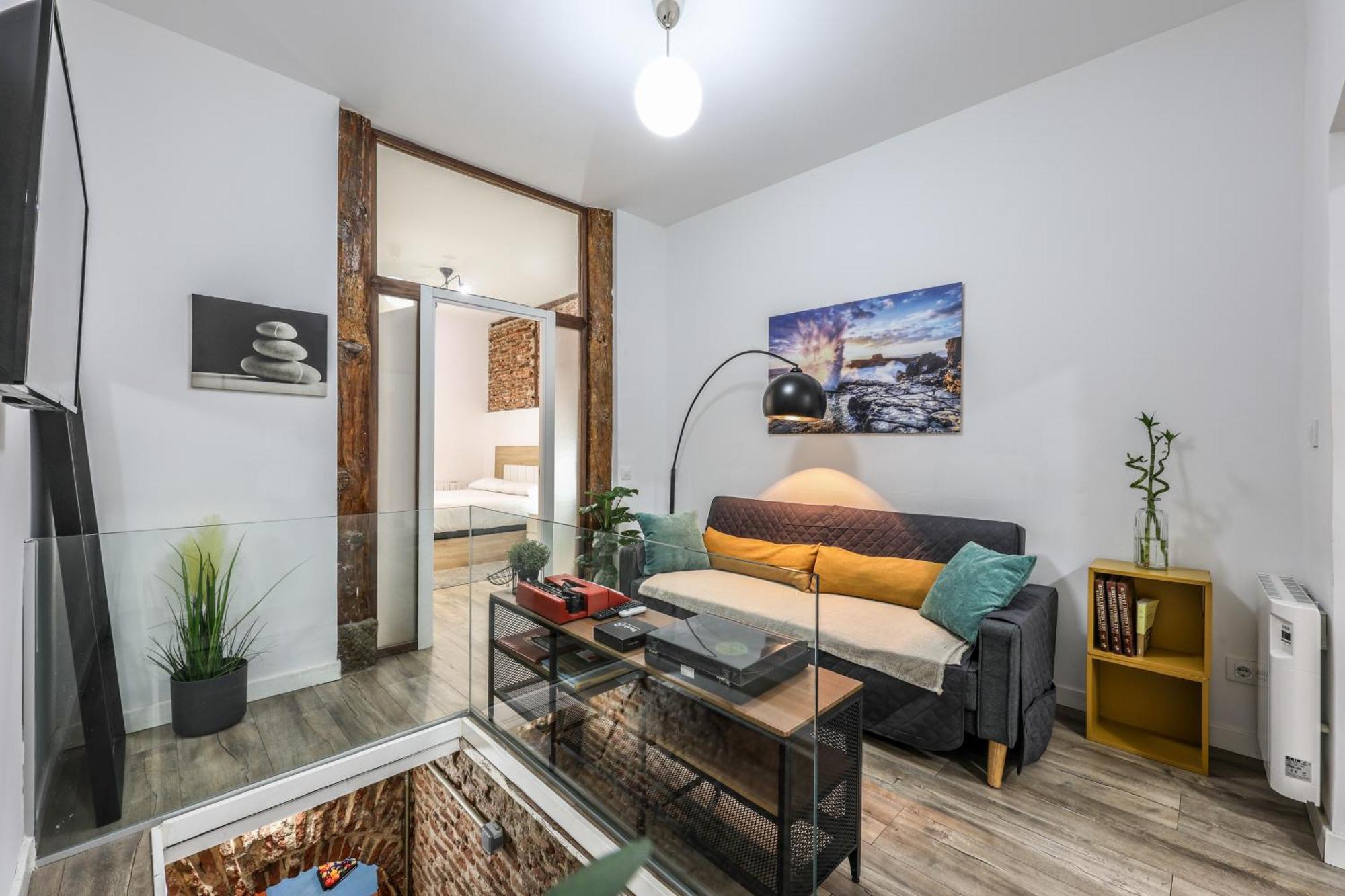 Unique Flat La Latina * Billiard & Darts Apartment Мадрид Екстериор снимка